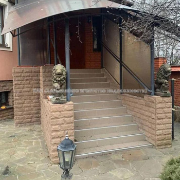 Продам дом, Ирининская ул. , 250 м², 5 сот., евроремонт 