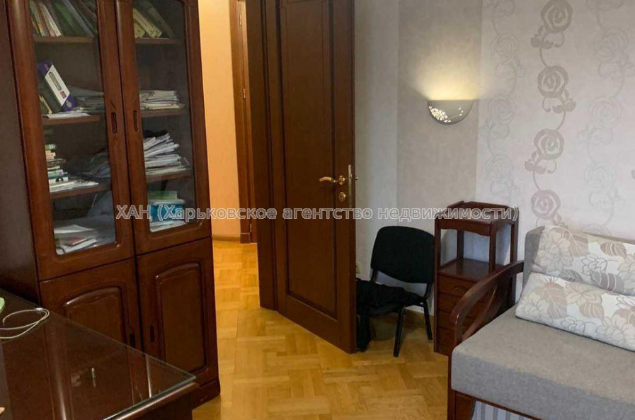 Продам дом, Ирининская ул. , 250 м², 5 сот., евроремонт 