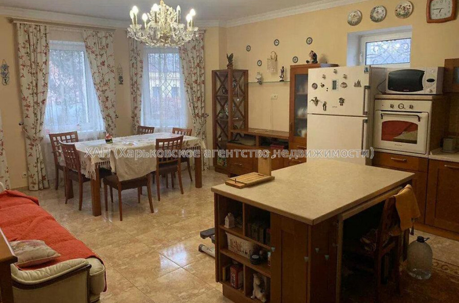 Продам дом, Ирининская ул. , 250 м², 5 сот., евроремонт 