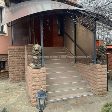 Продам дом, Ирининская ул. , 250 м², 5 сот., евроремонт 