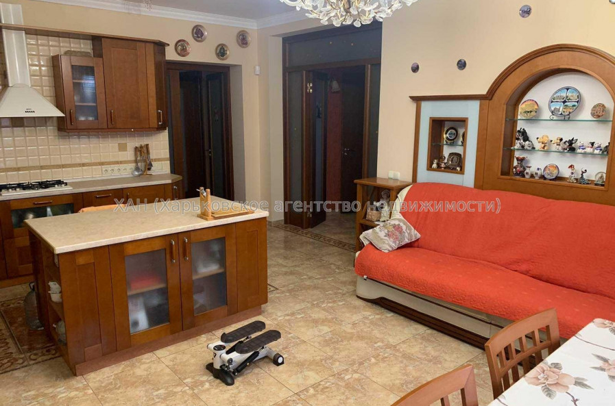 Продам дом, Ирининская ул. , 250 м², 5 сот., евроремонт 