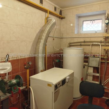 Продам дом, Ирининская ул. , 250 м², 5 сот., евроремонт 