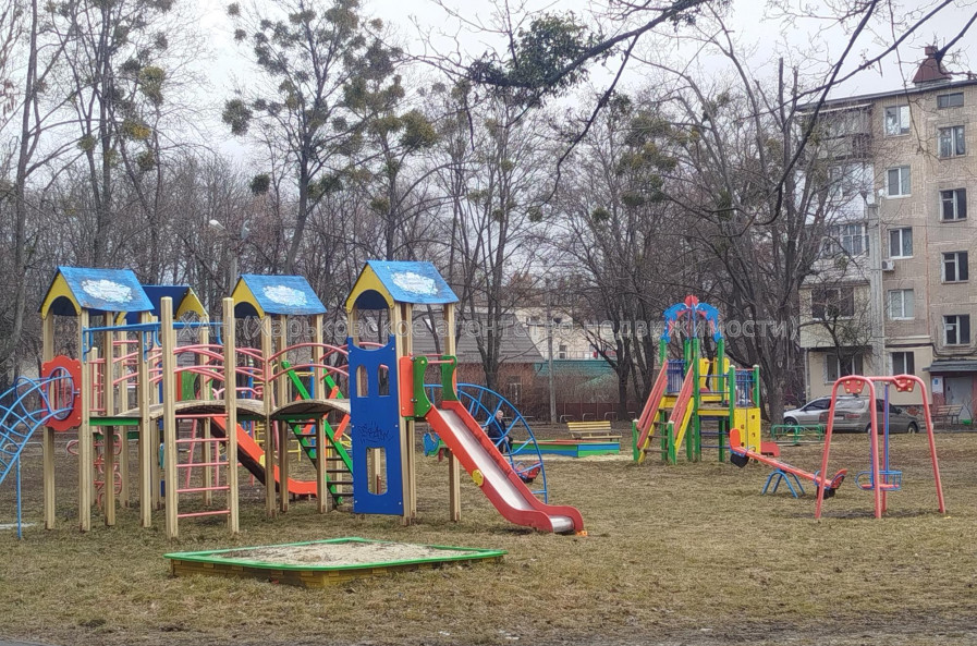 Продам квартиру, Богдана Хмельницкого бульв. , 2 кім., 44.90 м², капитальный ремонт 