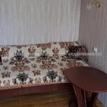 Продам квартиру, Любови Малой  просп. , 1 кім., 24 м², капитальный ремонт 