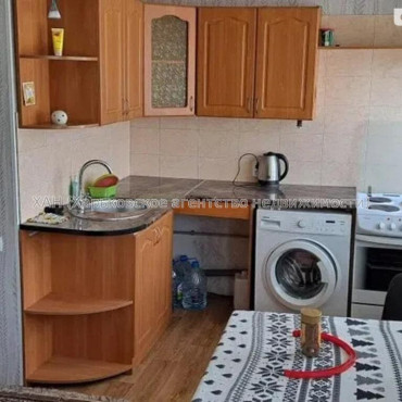 Продам квартиру, Любови Малой  просп. , 1  ком., 24 м², косметический ремонт 