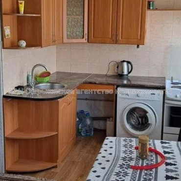 Продам квартиру, Любови Малой  просп. , 1 кім., 24 м², капитальный ремонт 