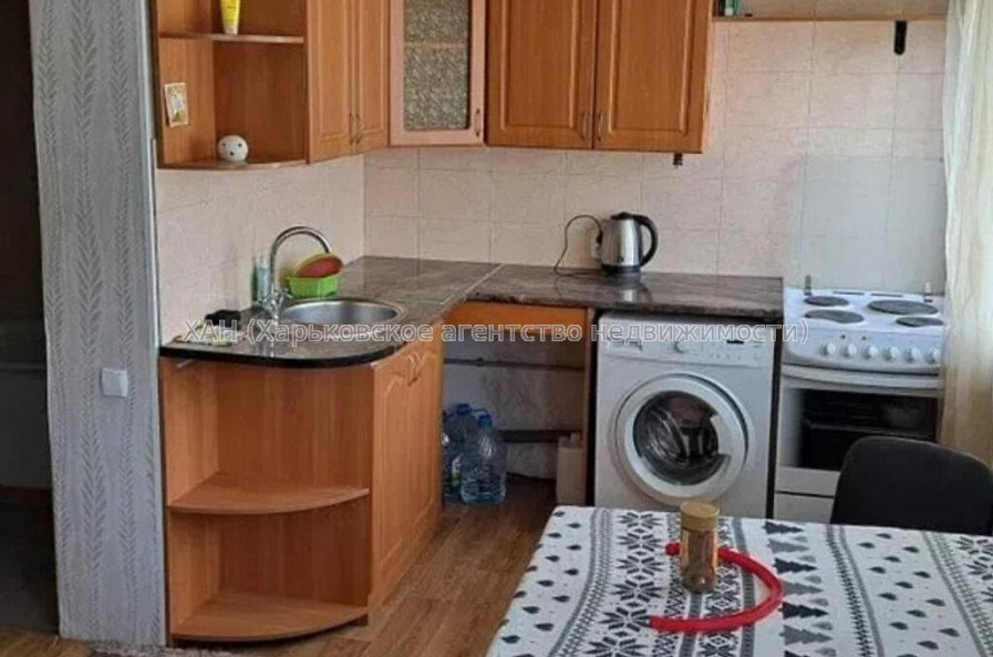 Продам квартиру, Любови Малой  просп. , 1 кім., 24 м², капитальный ремонт 