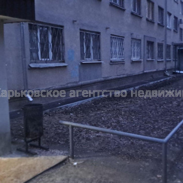 Продам квартиру, Любови Малой  просп. , 1 кім., 24 м², капитальный ремонт 