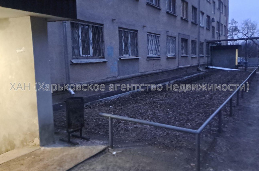 Продам квартиру, Любови Малой  просп. , 1 кім., 24 м², капитальный ремонт 