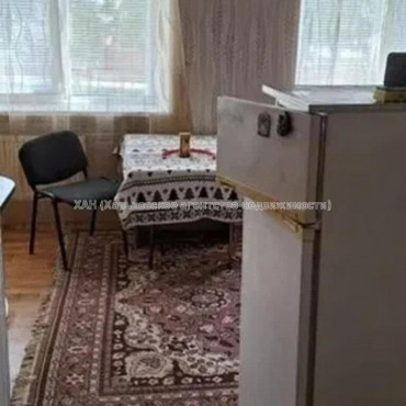 Продам квартиру, Любови Малой  просп. , 1 кім., 24 м², капитальный ремонт 