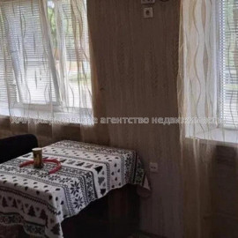 Продам квартиру, Любови Малой  просп. , 1 кім., 24 м², капитальный ремонт