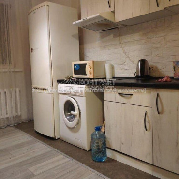 Продам квартиру, Льва Ландау просп. , 16 , 1  ком., 26 м², капитальный ремонт 