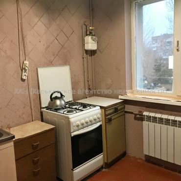 Продам квартиру, 187 , 1 кім., 31 м², советский ремонт 