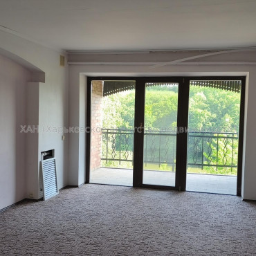 Продам дом, Заречный пер. , 241 м², 25 сот., капитальный ремонт 