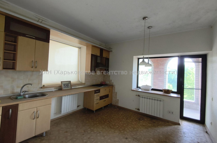 Продам дом, Заречный пер. , 241 м², 25 сот., капитальный ремонт 