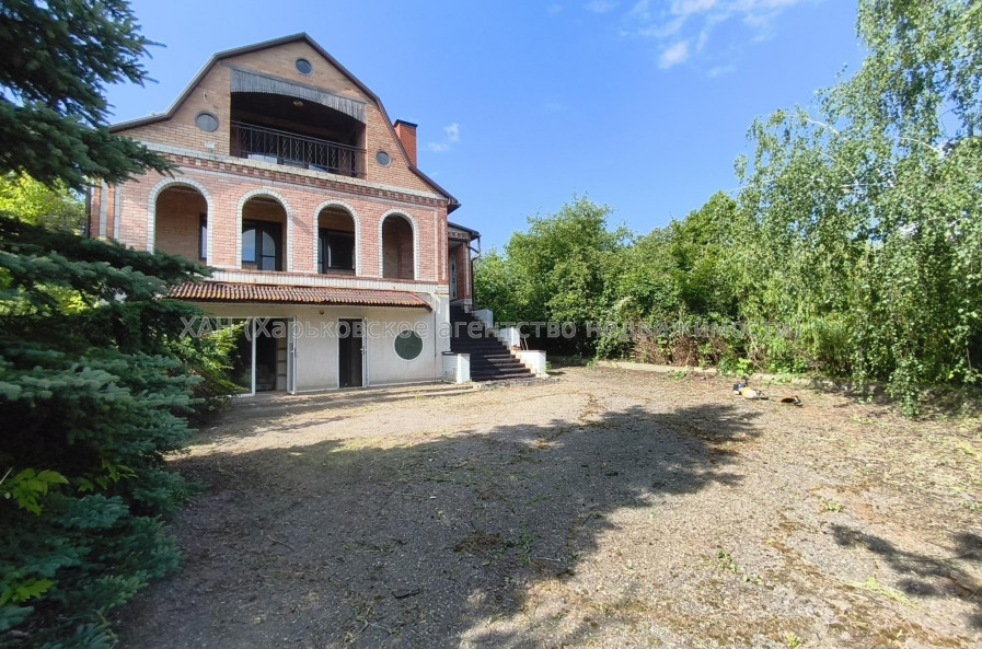 Продам дом, Заречный пер. , 241 м², 25 сот., капитальный ремонт 