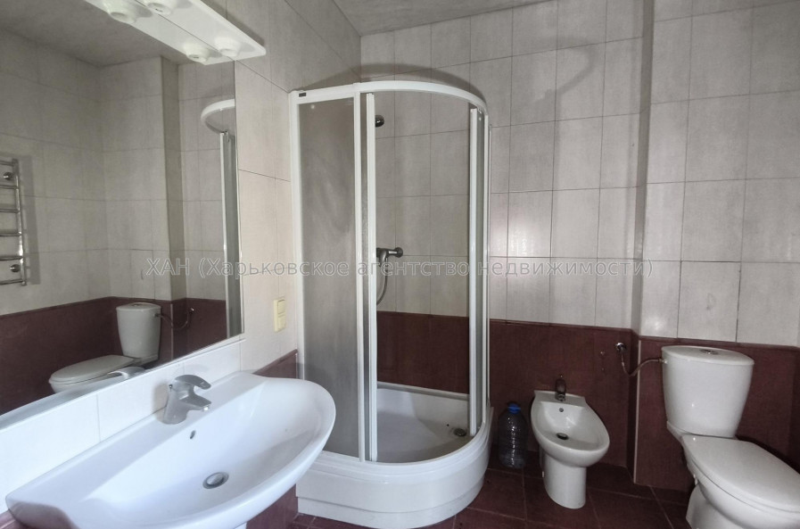 Продам дом, Заречный пер. , 241 м², 25 сот., капитальный ремонт 