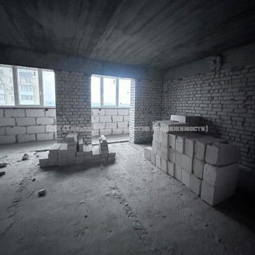 Продам квартиру, Полтавский Шлях ул. , 2  ком., 80 м², без внутренних работ 