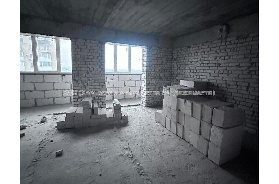 Продам квартиру, Полтавский Шлях ул. , 2  ком., 80 м², без внутренних работ 