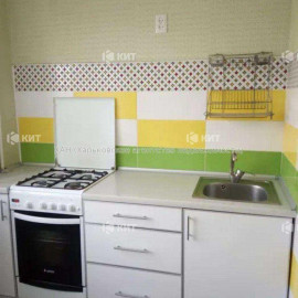 Продам квартиру, Зерновая ул. , 53Г , 2 кім., 45 м², капитальный ремонт