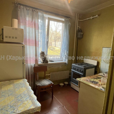 Продам квартиру, Академика Павлова ул. , 4  ком., 71 м², без ремонта 