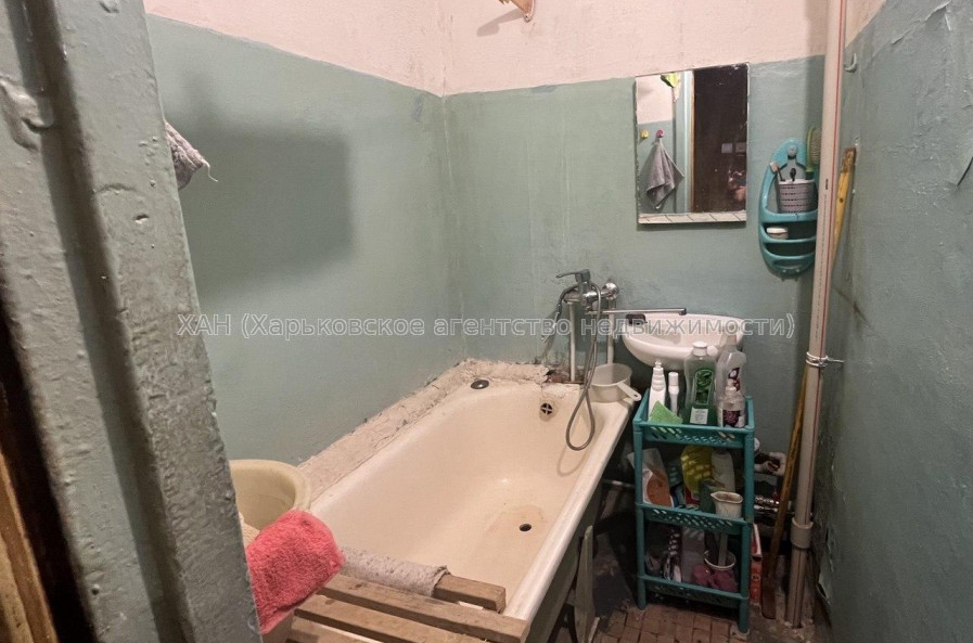 Продам квартиру, Академика Павлова ул. , 4 кім., 71 м², без ремонта 