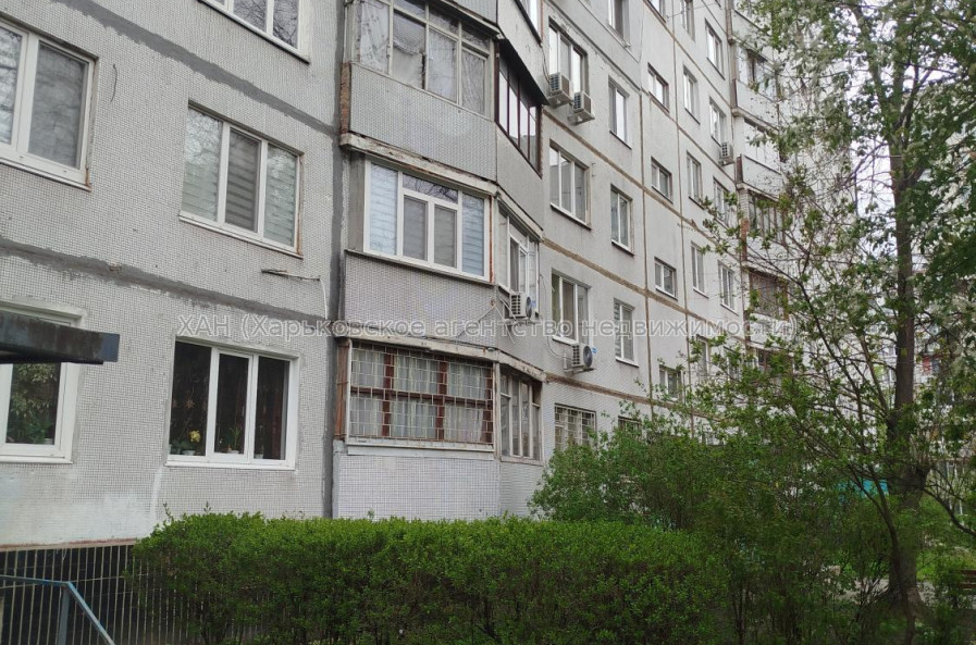 Продам квартиру, Академика Павлова ул. , 4 кім., 71 м², без ремонта 