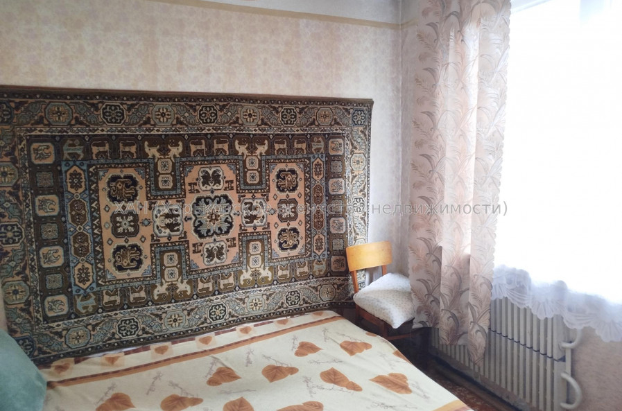 Продам квартиру, Академика Павлова ул. , 4 кім., 71 м², без ремонта 