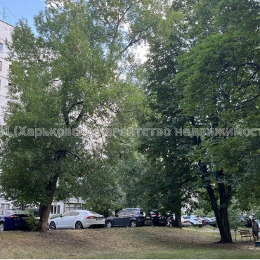 Продам квартиру, Академика Павлова ул. , 4 кім., 71 м², без ремонта 