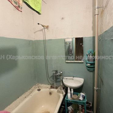 Продам квартиру, Академика Павлова ул. , 4  ком., 71 м², без ремонта 