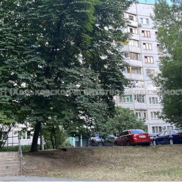 Продам квартиру, Академика Павлова ул. , 4 кім., 71 м², без ремонта 