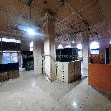 Сдам нежилую недвижимость, помещение свободного назначения , 260 м², косметический ремонт 