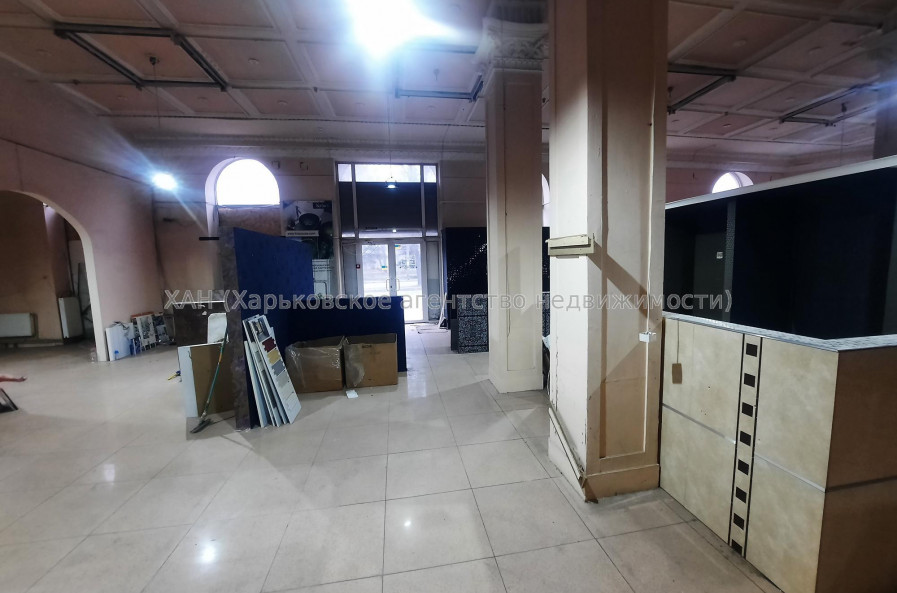 Сдам нежилую недвижимость, помещение свободного назначения , 260 м², косметический ремонт 