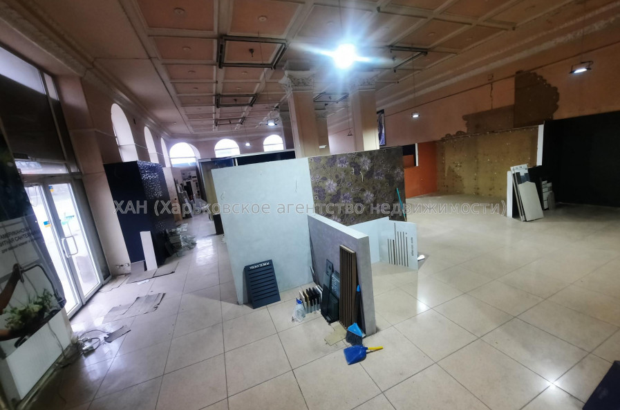 Сдам нежилую недвижимость, помещение свободного назначения , 260 м², косметический ремонт 