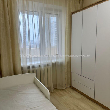 Продам квартиру, Шекспира пер. , 2 кім., 46.60 м², капитальный ремонт 