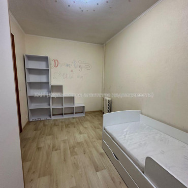 Продам квартиру, Шекспира пер. , 2 кім., 46.60 м², капитальный ремонт 