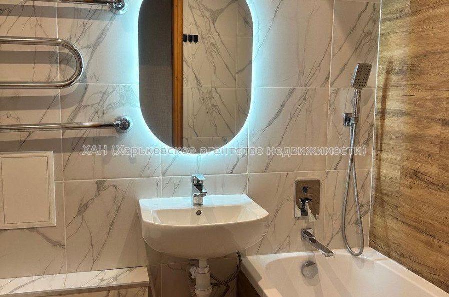 Продам квартиру, Шекспира пер. , 2 кім., 46.60 м², капитальный ремонт 