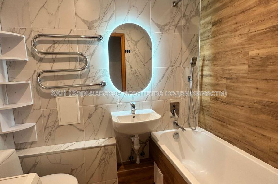 Продам квартиру, Шекспира пер. , 2 кім., 46.60 м², капитальный ремонт 