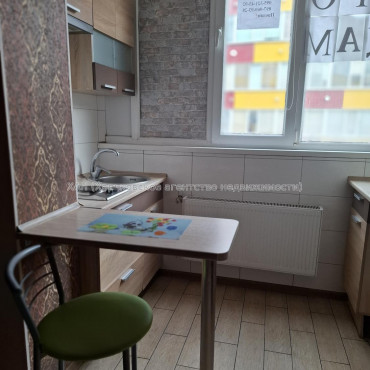 Продам квартиру, Шевченковский пер. , 1 кім., 18.50 м², косметический ремонт 