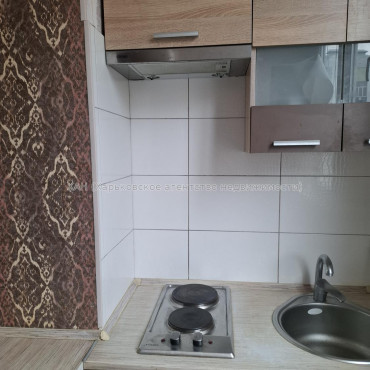 Продам квартиру, Шевченковский пер. , 1 кім., 19 м², косметический ремонт 