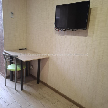 Продам квартиру, Шевченковский пер. , 1 кім., 19 м², косметический ремонт 