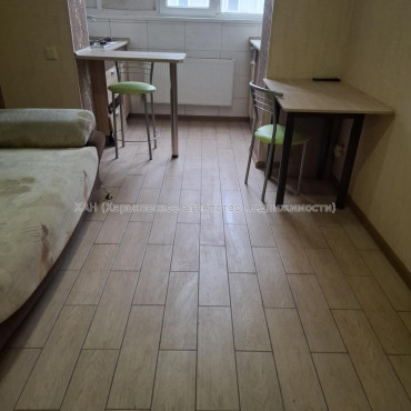 Продам квартиру, Шевченковский пер. , 1 кім., 19 м², косметический ремонт 