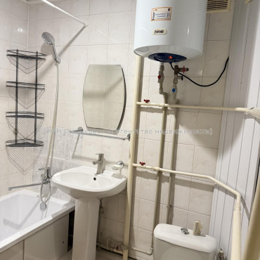 Сдам квартиру, Тракторостроителей просп. , 67 , 2  ком., 46 м², косметический ремонт 