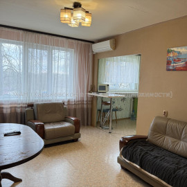 Сдам квартиру, Тракторостроителей просп. , 67 , 2  ком., 46 м², косметический ремонт