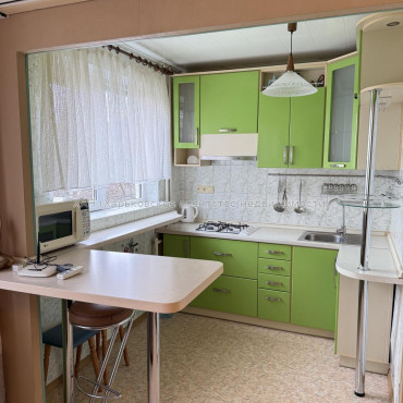 Сдам квартиру, Тракторостроителей просп. , 67 , 2  ком., 46 м², косметический ремонт 