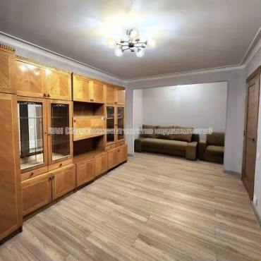Продам квартиру, Нюрнбергский пер. , 1 кім., 40 м², косметический ремонт 
