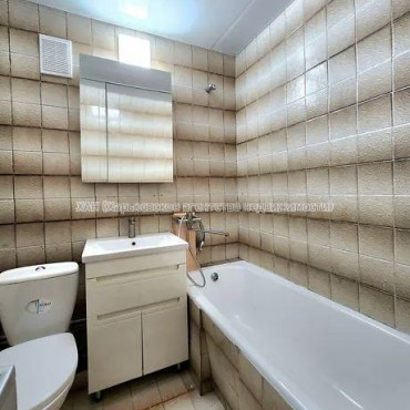 Продам квартиру, Нюрнбергский пер. , 1 кім., 40 м², косметический ремонт 