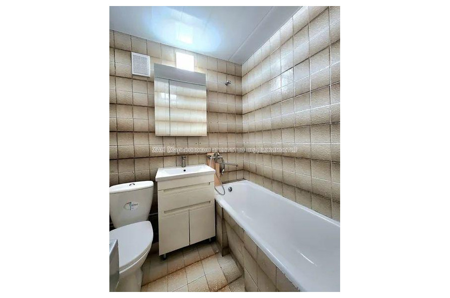 Продам квартиру, Нюрнбергский пер. , 1 кім., 40 м², косметический ремонт 