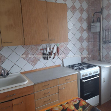 Продам квартиру, Защитников Неба ул. , 1 кім., 39.80 м², советский ремонт 