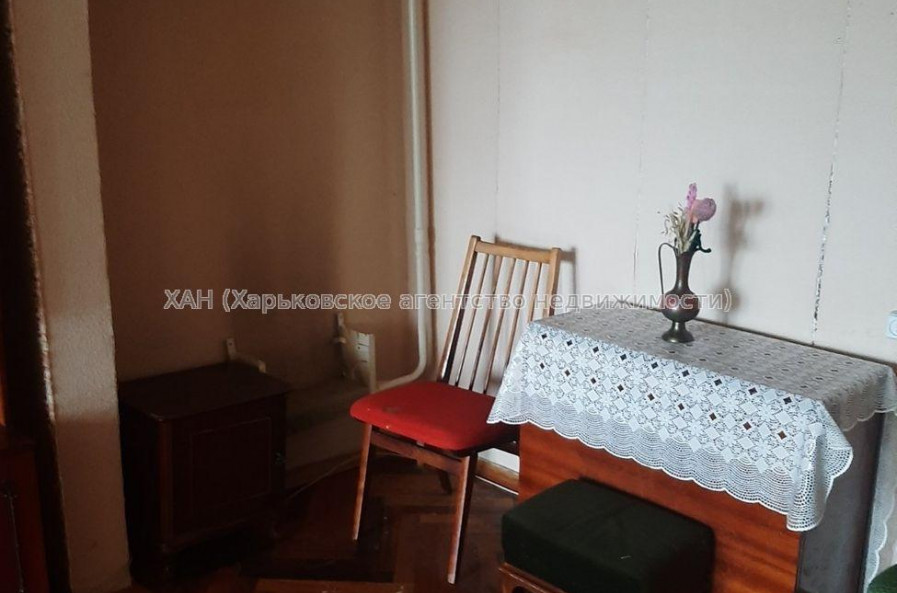 Продам квартиру, Защитников Неба ул. , 1 кім., 39.80 м², советский ремонт 